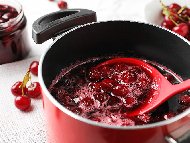 Рецепта Френски десертен черешов сос (за палачинки, сладолед или сладкиш)